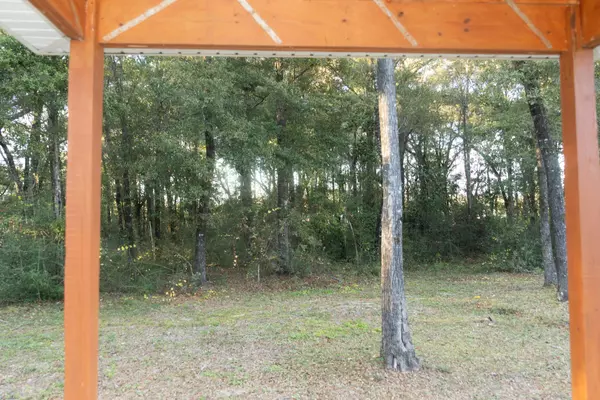 Defuniak Springs, FL 32433,276 Squirrel Road