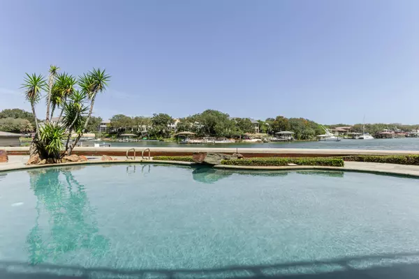 Gulf Breeze, FL 32561,204 Laura Lane