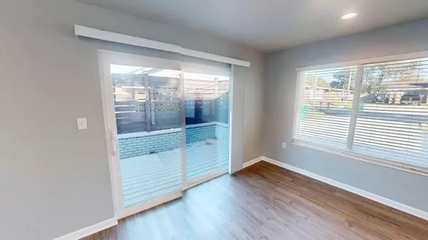 Mary Esther, FL 32569,911 Rue De La Savoie