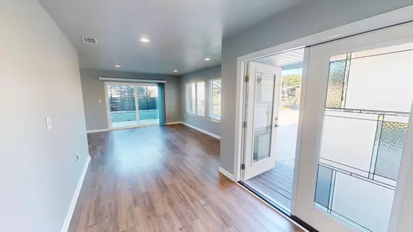 Mary Esther, FL 32569,911 Rue De La Savoie