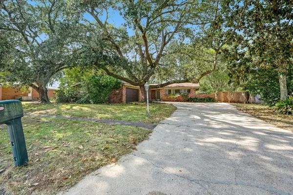 Fort Walton Beach, FL 32547,655 NE Merioneth Drive