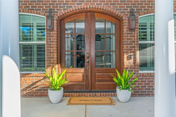 Mary Esther, FL 32569,16 Plantation Oaks Drive