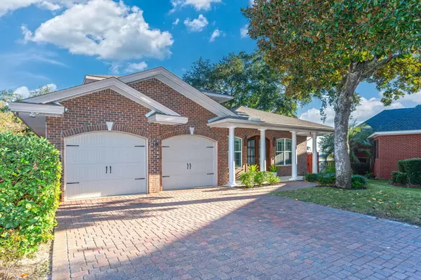 Mary Esther, FL 32569,16 Plantation Oaks Drive