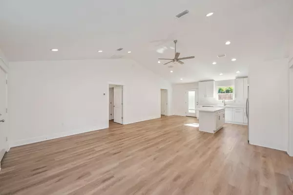 Defuniak Springs, FL 32433,68 E Iris Lane