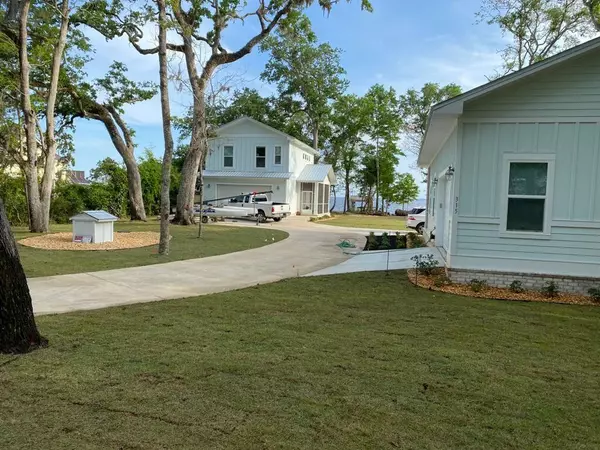 Freeport, FL 32439,315 Red Barn Road