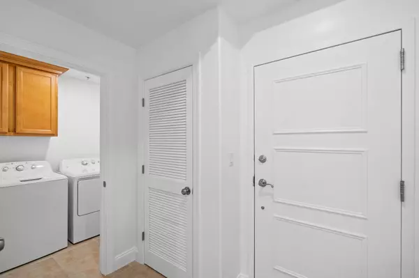 Destin, FL 32541,251 MATTIE M KELLY Boulevard Boulevard  #302