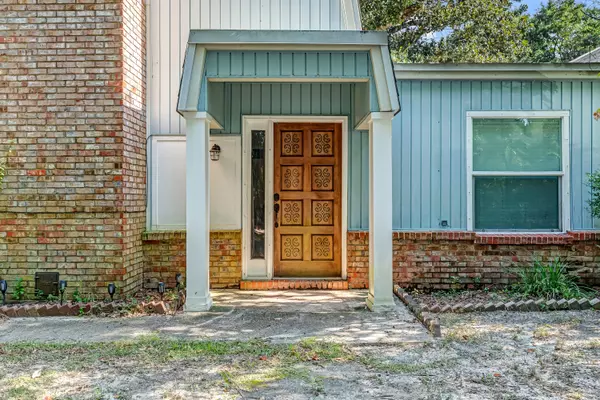 Fort Walton Beach, FL 32547,2037 Lewis Turner Boulevard  #B