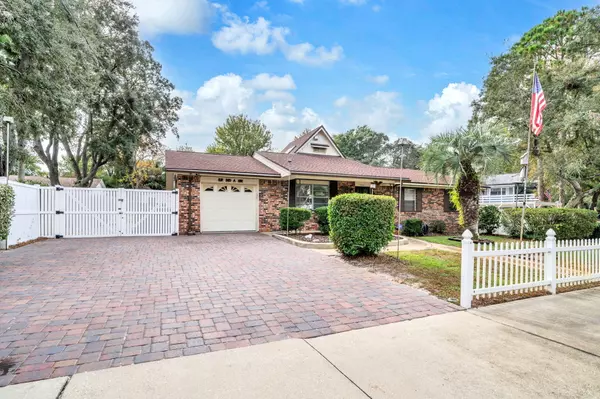 Destin, FL 32541,504 Kelly Street