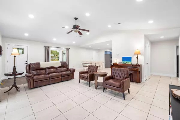 Shalimar, FL 32579,32 7th Avenue #120