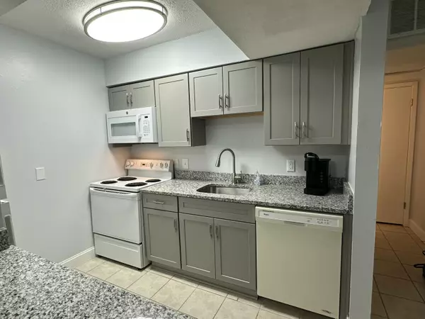 Fort Walton Beach, FL 32547,210 Pelham Road #208C