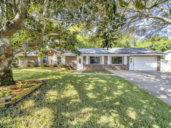 Destin, FL 32541,425 Stahlman Avenue