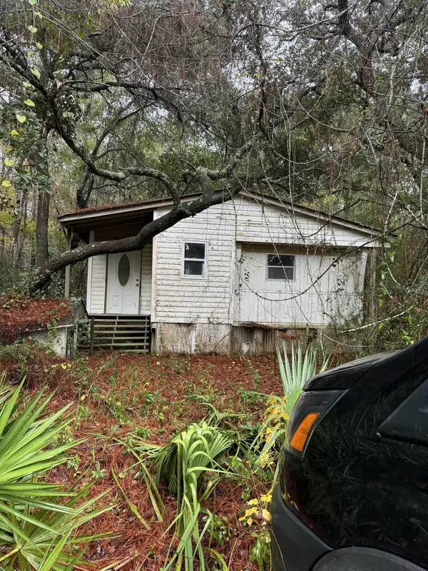 1055 Chat Holly Road, Santa Rosa Beach, FL 32459