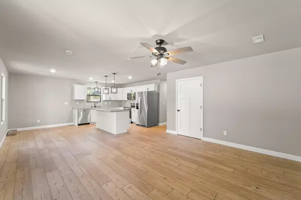 Auxvasse, MO 65231,210 Oak Street