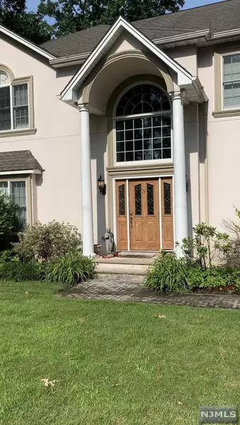 74 Maplewood AVE, Wayne, NJ 07470