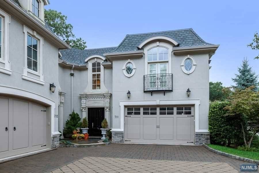 Demarest, NJ 07627,711 Bellaire DR