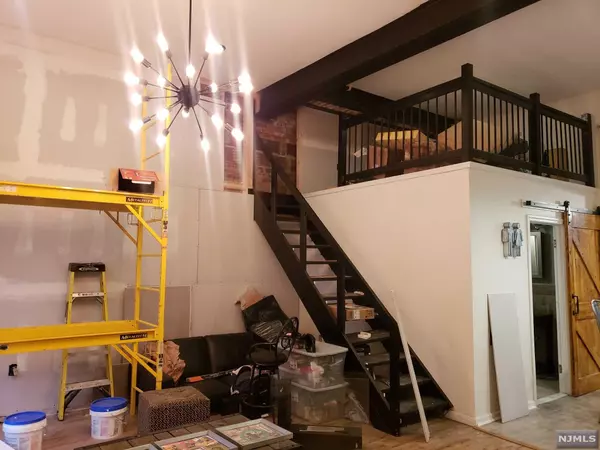 Newark, NJ 07107,51 Myrtle AVE