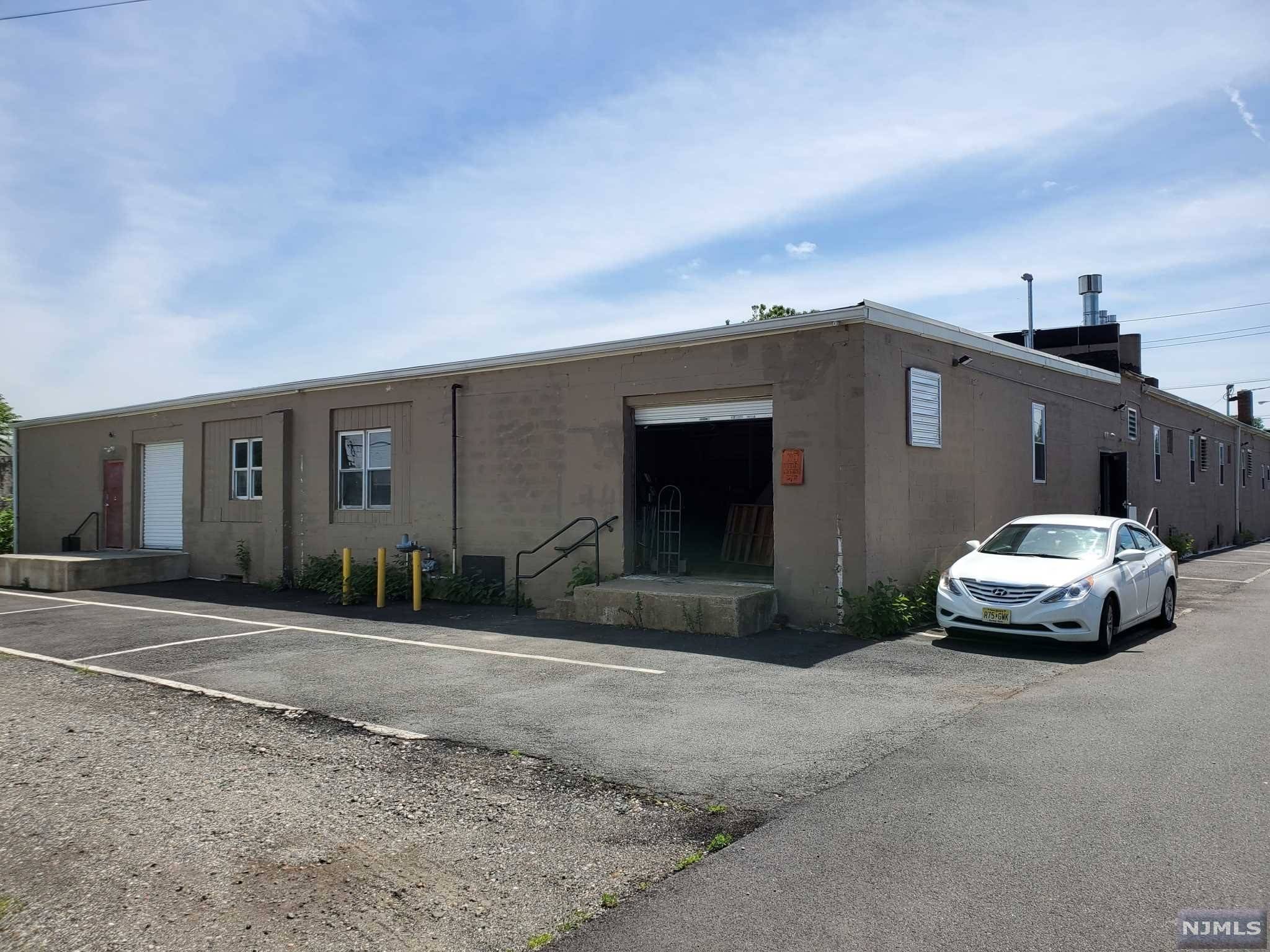 Westwood, NJ 07675,711 Broadway