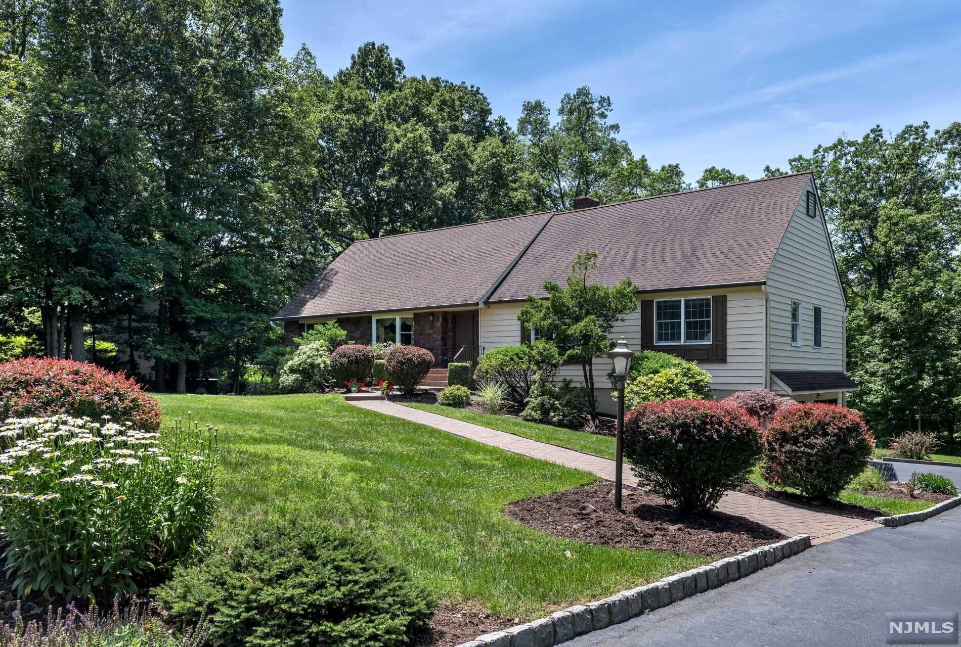 Wayne, NJ 07470,80 Cheyenne WAY