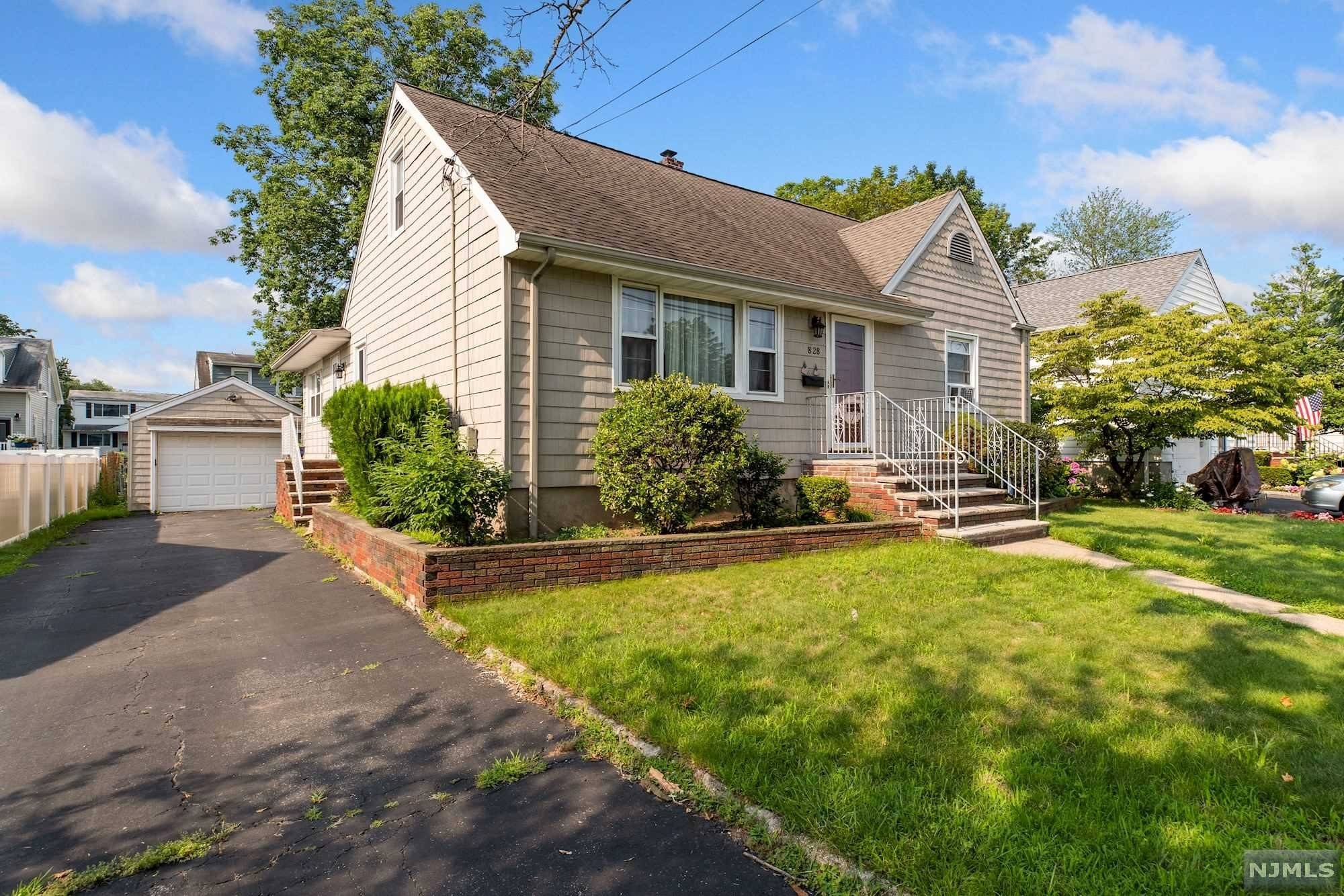 Fair Lawn, NJ 07410,8-28 Oak ST