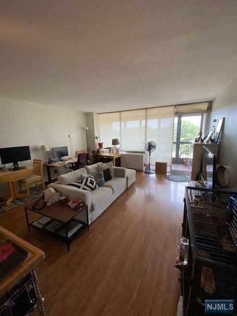 Fort Lee, NJ 07024,6 Horizon RD #406