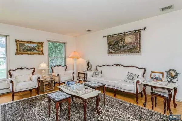 North Haledon, NJ 07508,72 Westervelt AVE