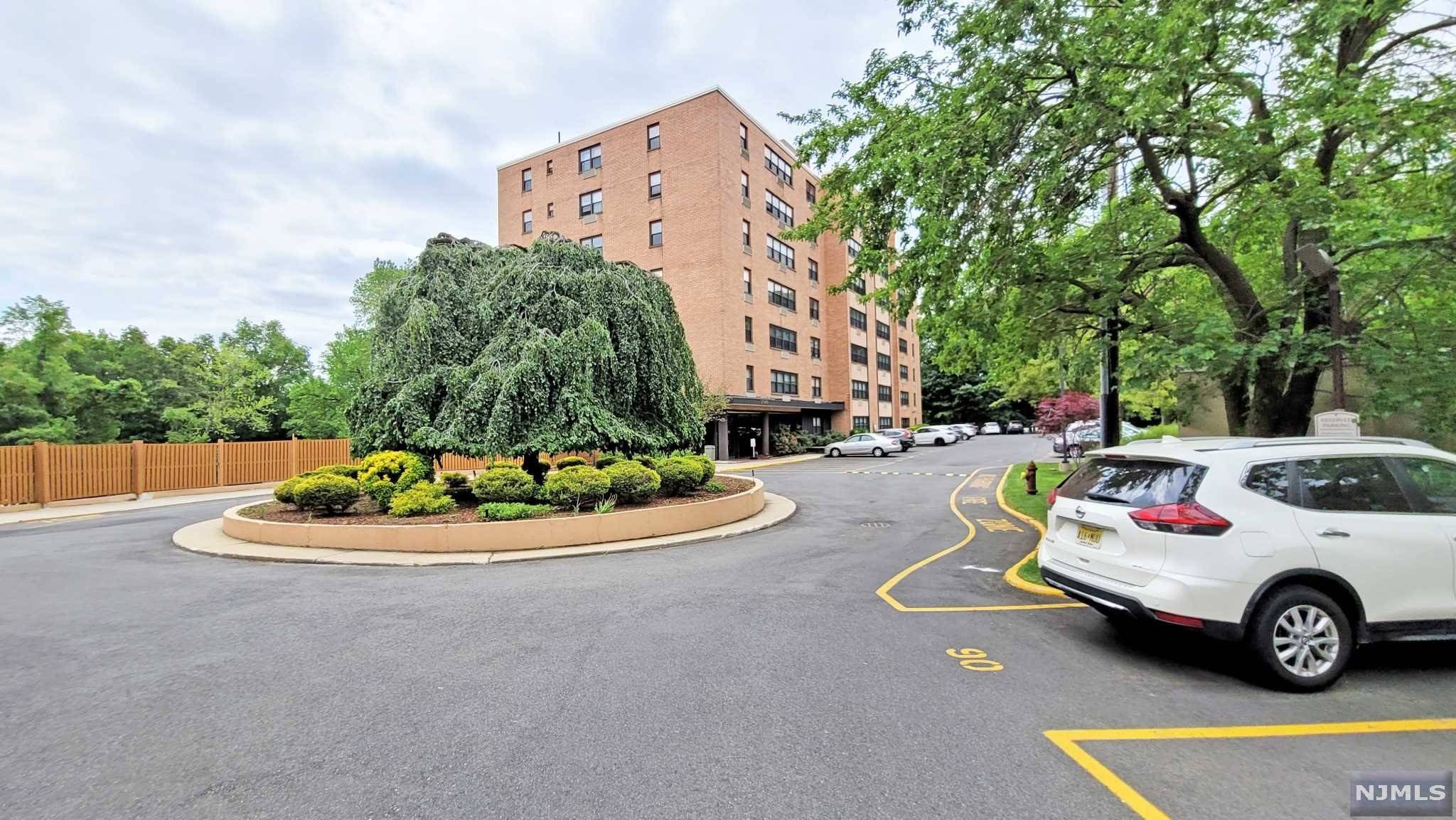 2348 Linwood AVE #6L, Fort Lee, NJ 07024