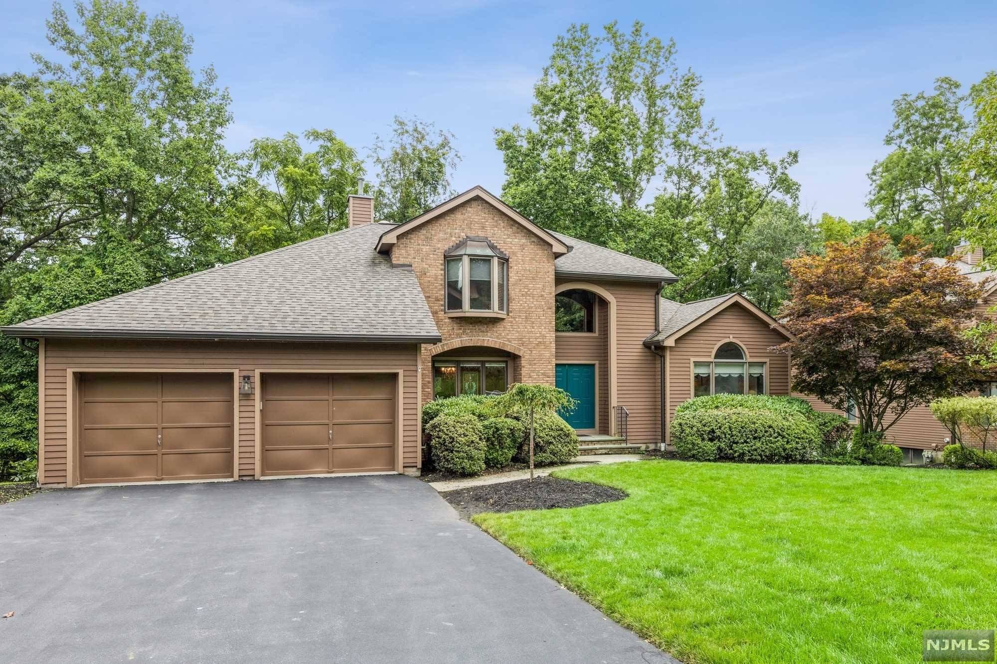 4 Lakeview DR, Old Tappan, NJ 07675