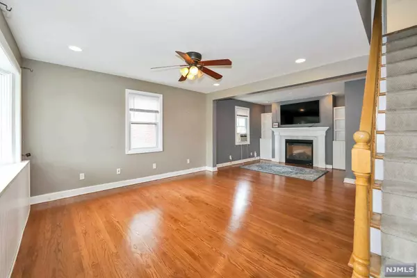 Dumont, NJ 07628,73 Holt ST