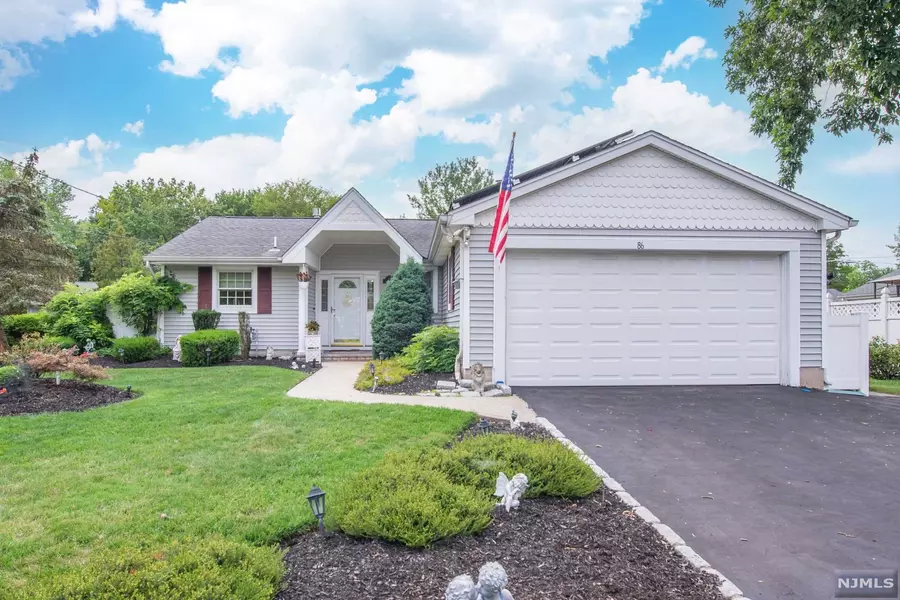 86 Pine DR, Emerson, NJ 07630
