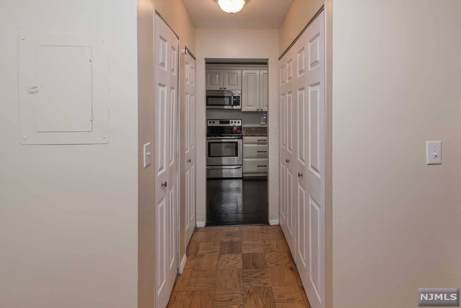 Edgewater, NJ 07020,1111 River RD #G10