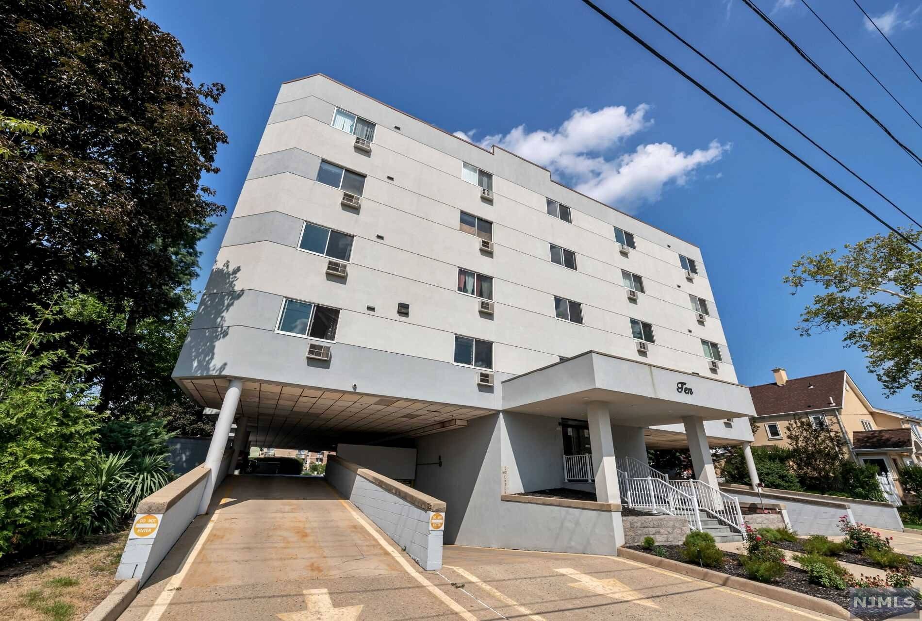 Hackensack, NJ 07601,10 Orchard ST #2A