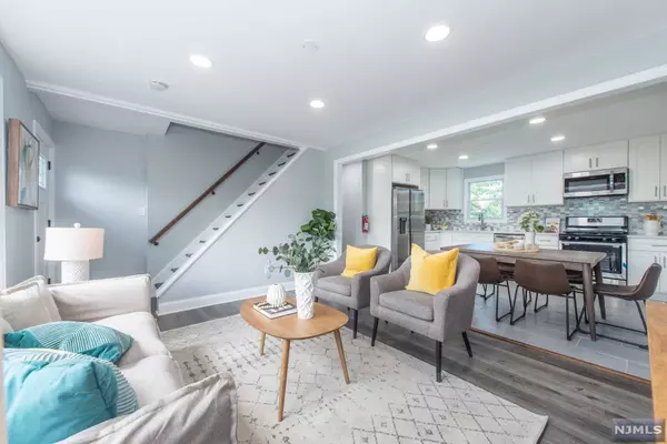 Totowa, NJ 07512,166 Bogert ST