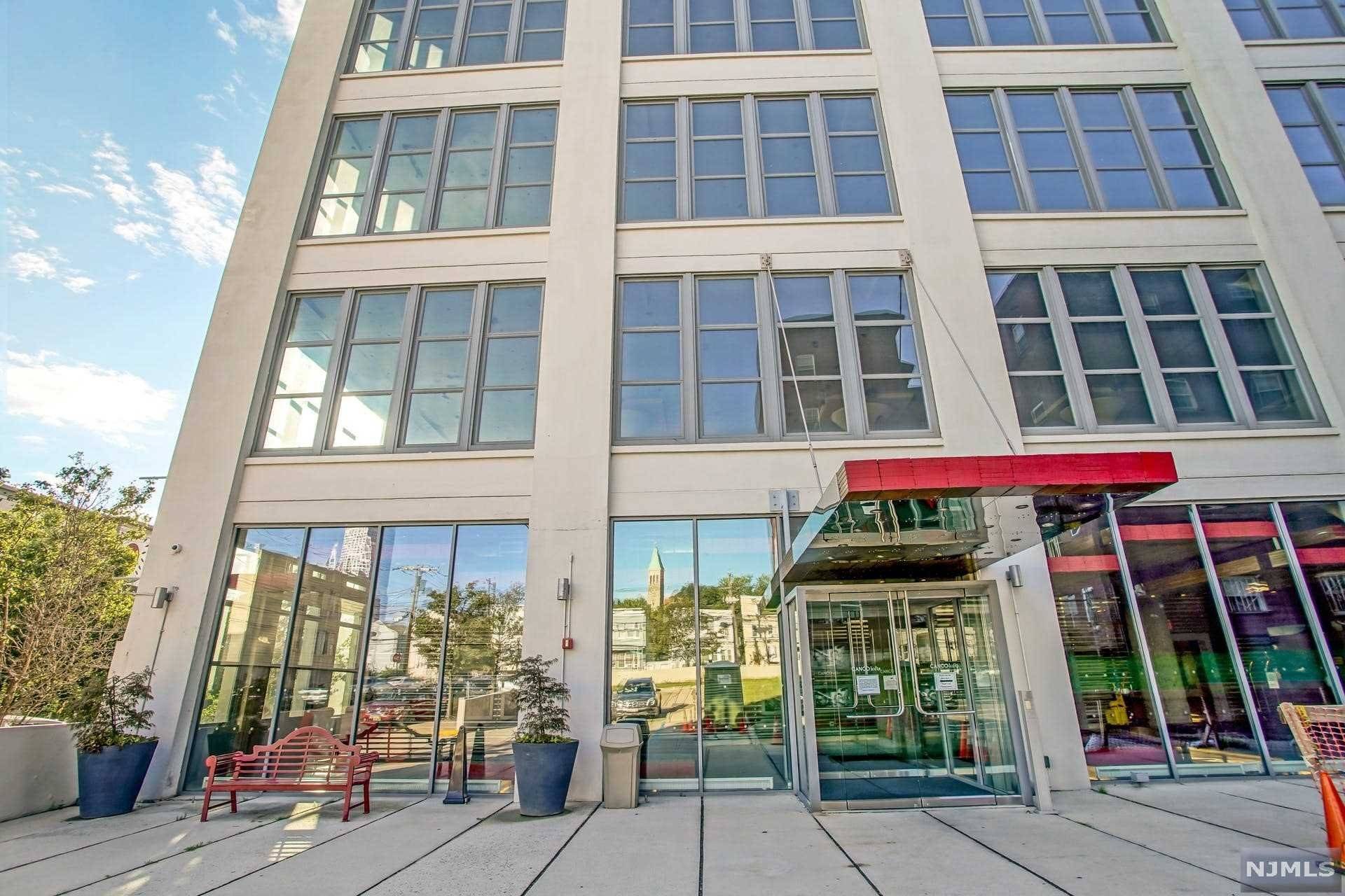 Jersey City, NJ 07306,50 Dey ST #327