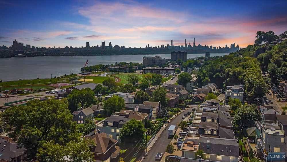 50 Myrtle AVE, Edgewater, NJ 07020