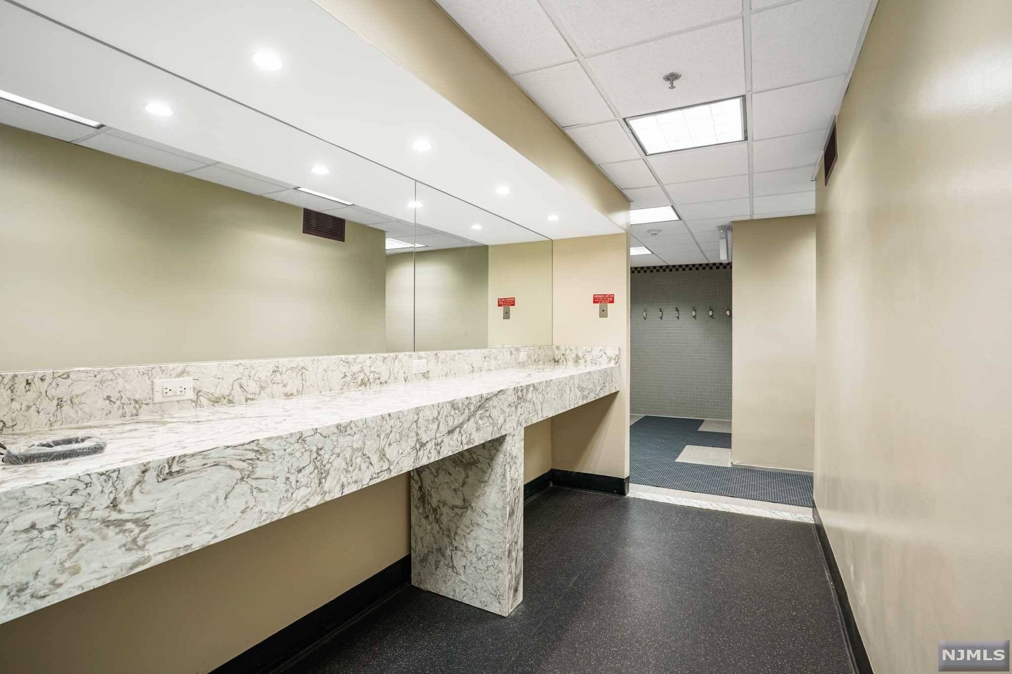 Fort Lee, NJ 07024,1530 Palisade AVE #12J