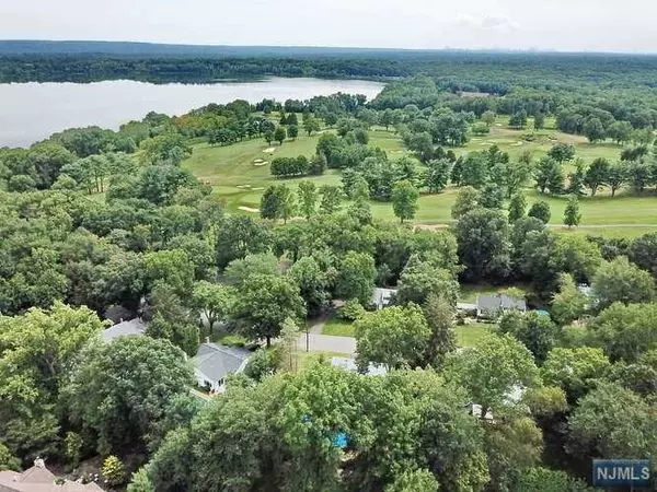 River Vale, NJ 07675,650 James LN