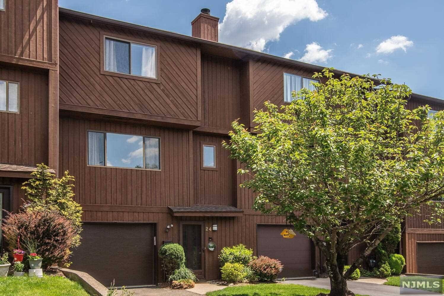 Hawthorne, NJ 07506,24 Alana DR