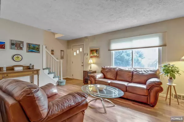 Fair Lawn, NJ 07410,30-29 Heywood AVE