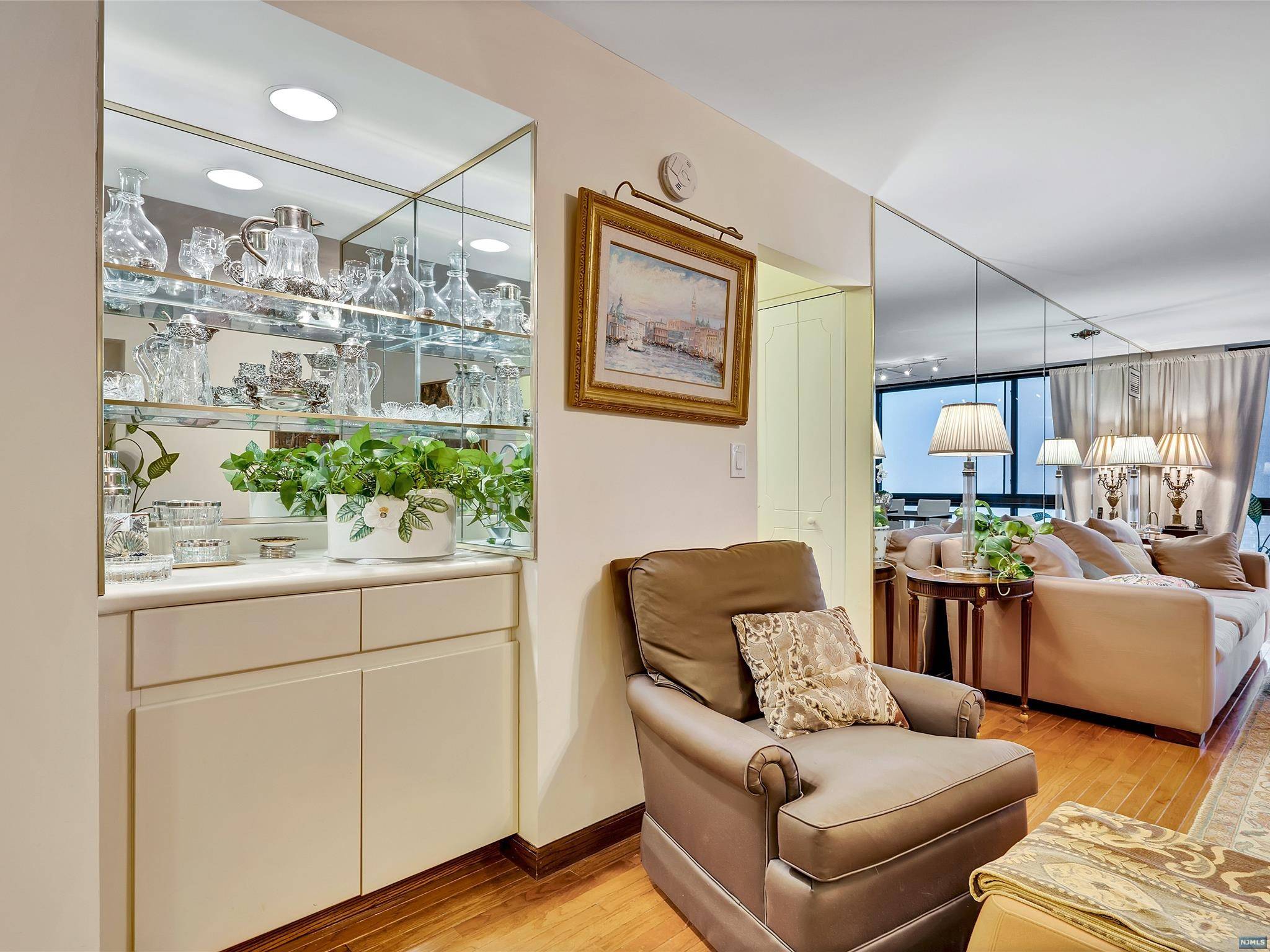 Fort Lee, NJ 07024,1512 Palisade AVE #12F