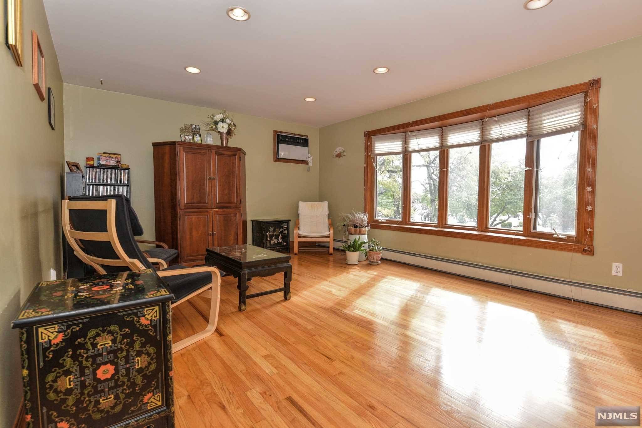 Hasbrouck Heights, NJ 07604,429 Lasalle AVE