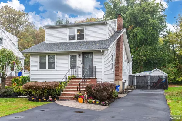 19 Sanford AVE, West Caldwell, NJ 07006