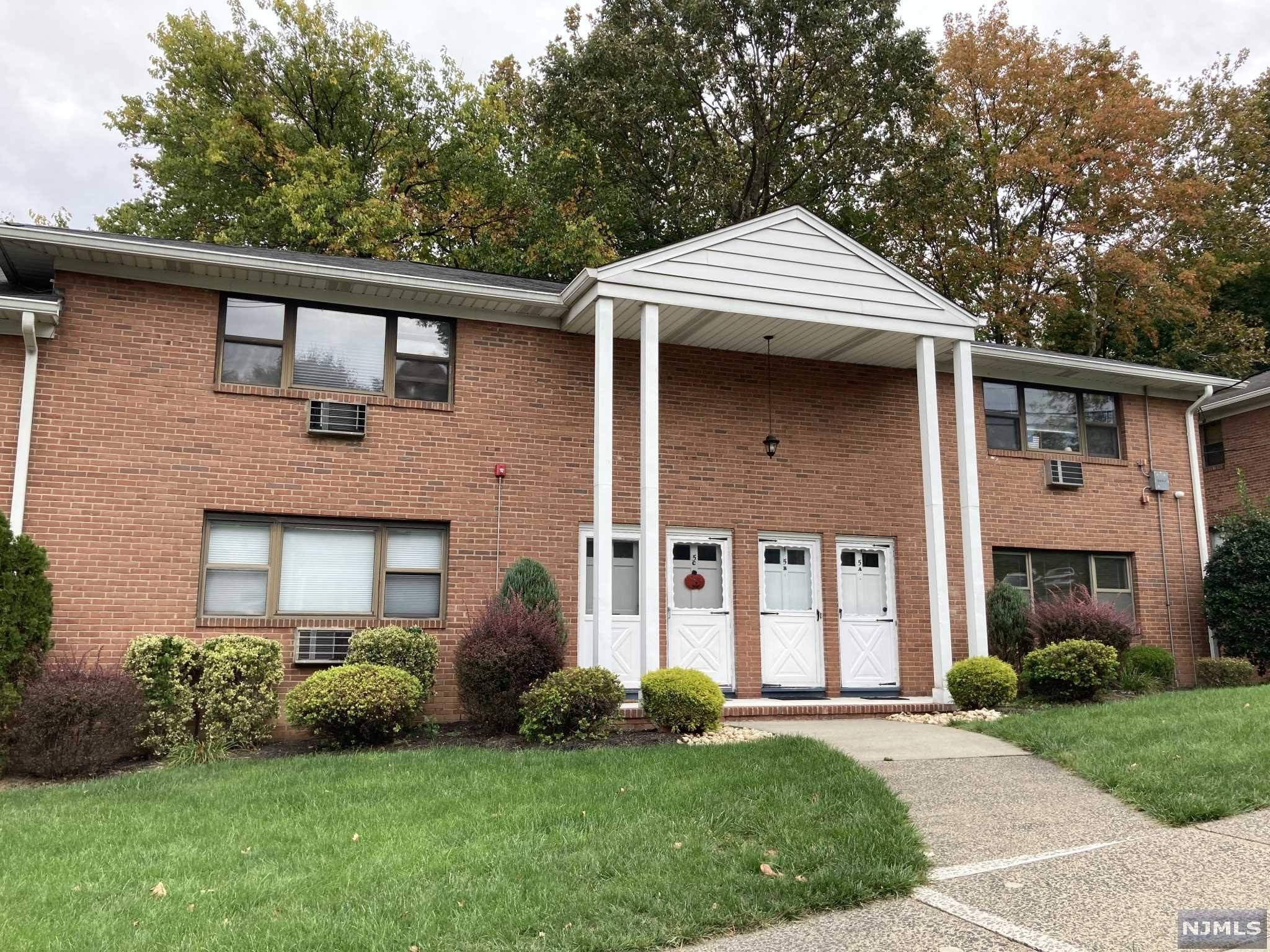 Little Falls, NJ 07424,5A Colonial DR