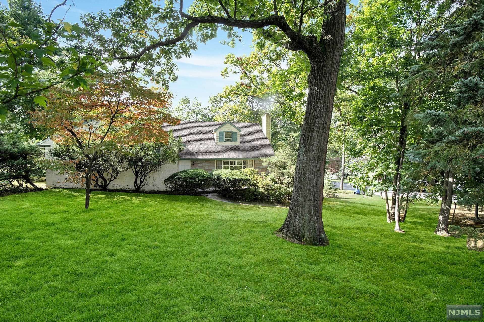 Englewood, NJ 07631,486 E Palisade AVE