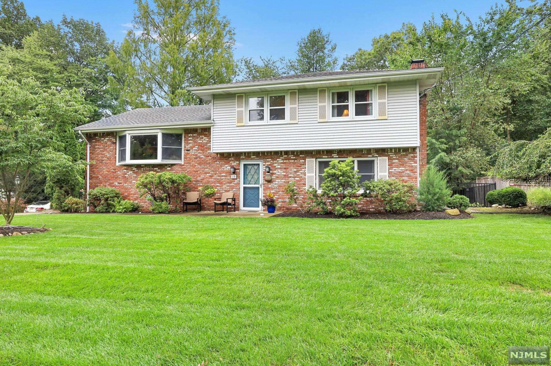 10 Raven RD, Montvale, NJ 07645