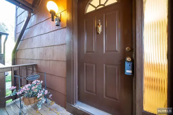 Secaucus, NJ 07094,288 Sunset Key