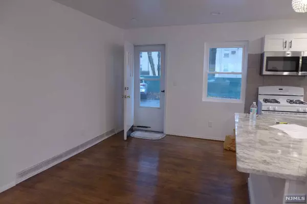 Leonia, NJ 07605,24A Lakeview AVE