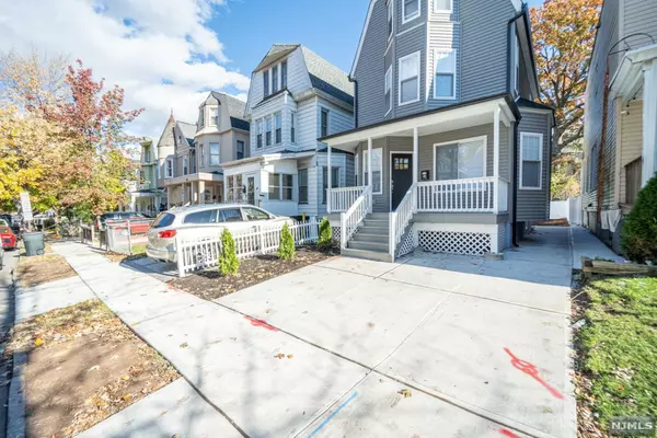 East Orange, NJ 07017,82 N 16th ST