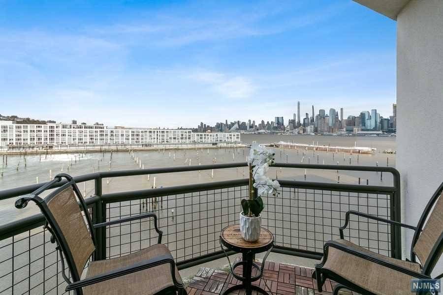 Weehawken, NJ 07086,600 Harbor BLVD #1029