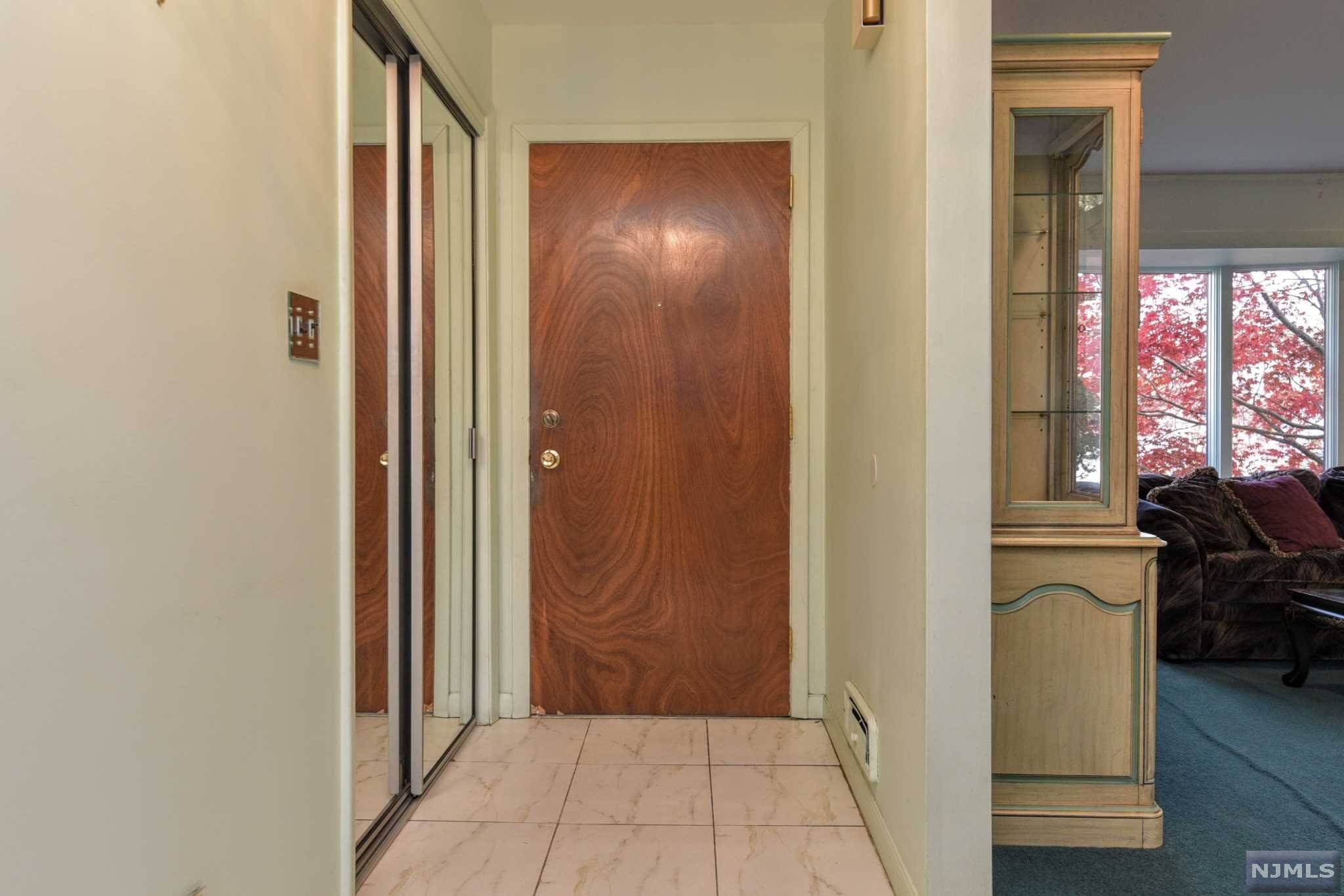 Oradell, NJ 07649,151 Oxford CIR