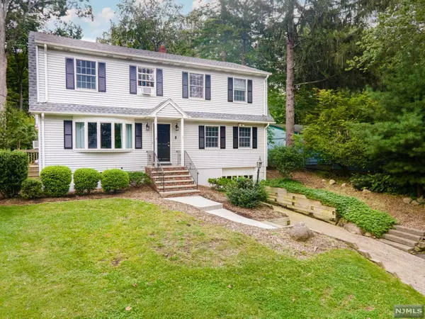 37 Page DR, Oakland, NJ 07436